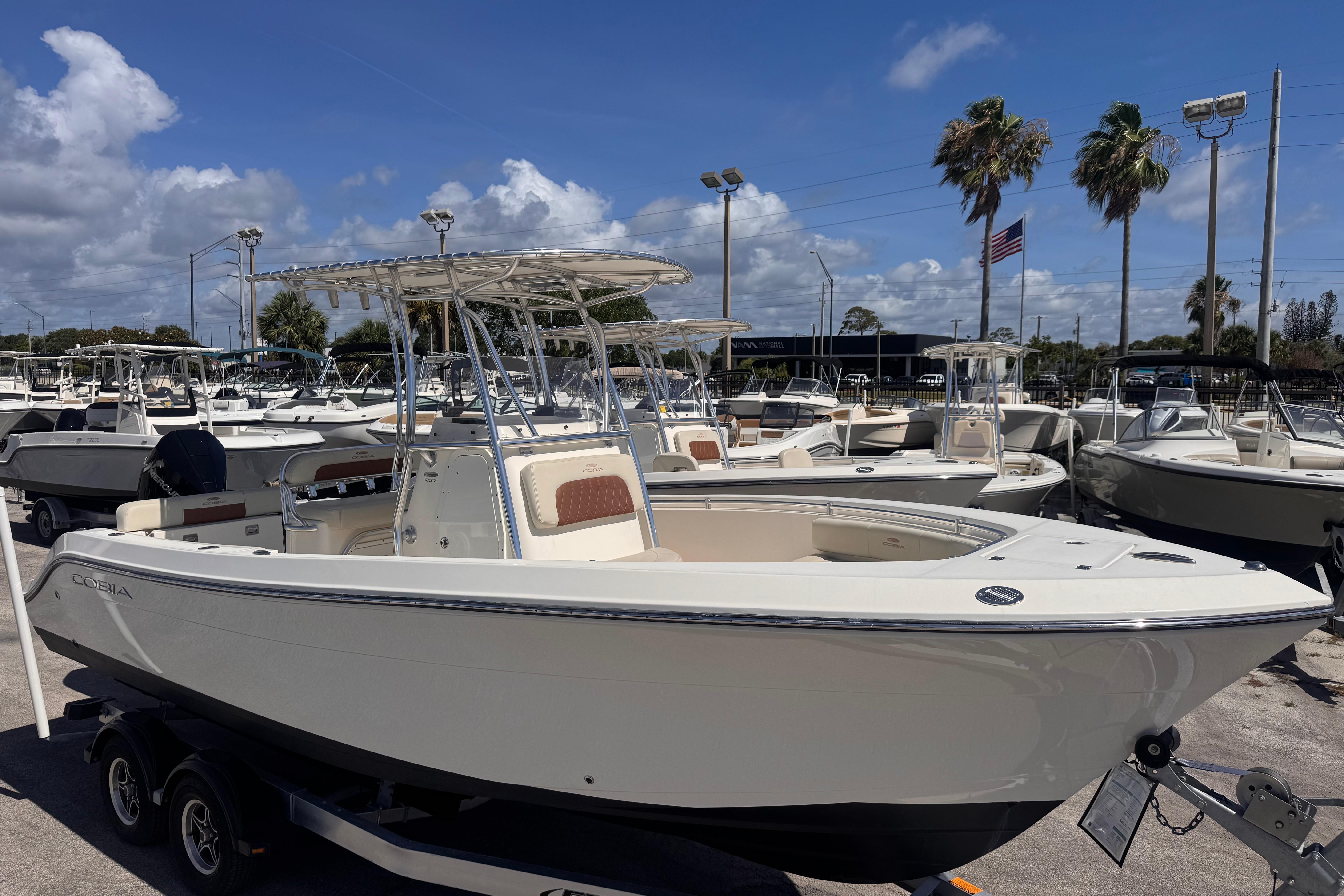 2023 Cobia 237 Center Console