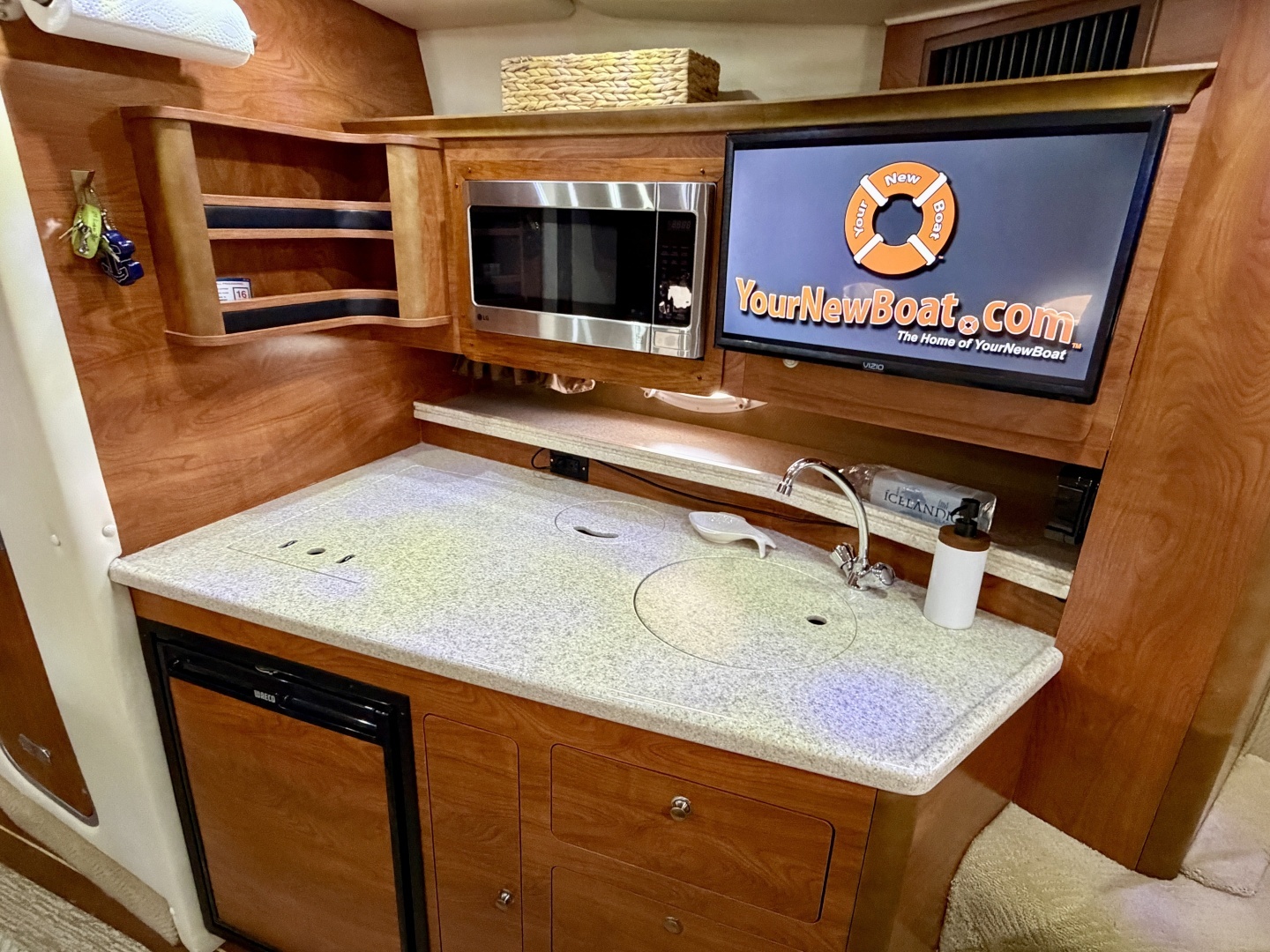 2007 Rinker 350 Express Cruiser - Image 42