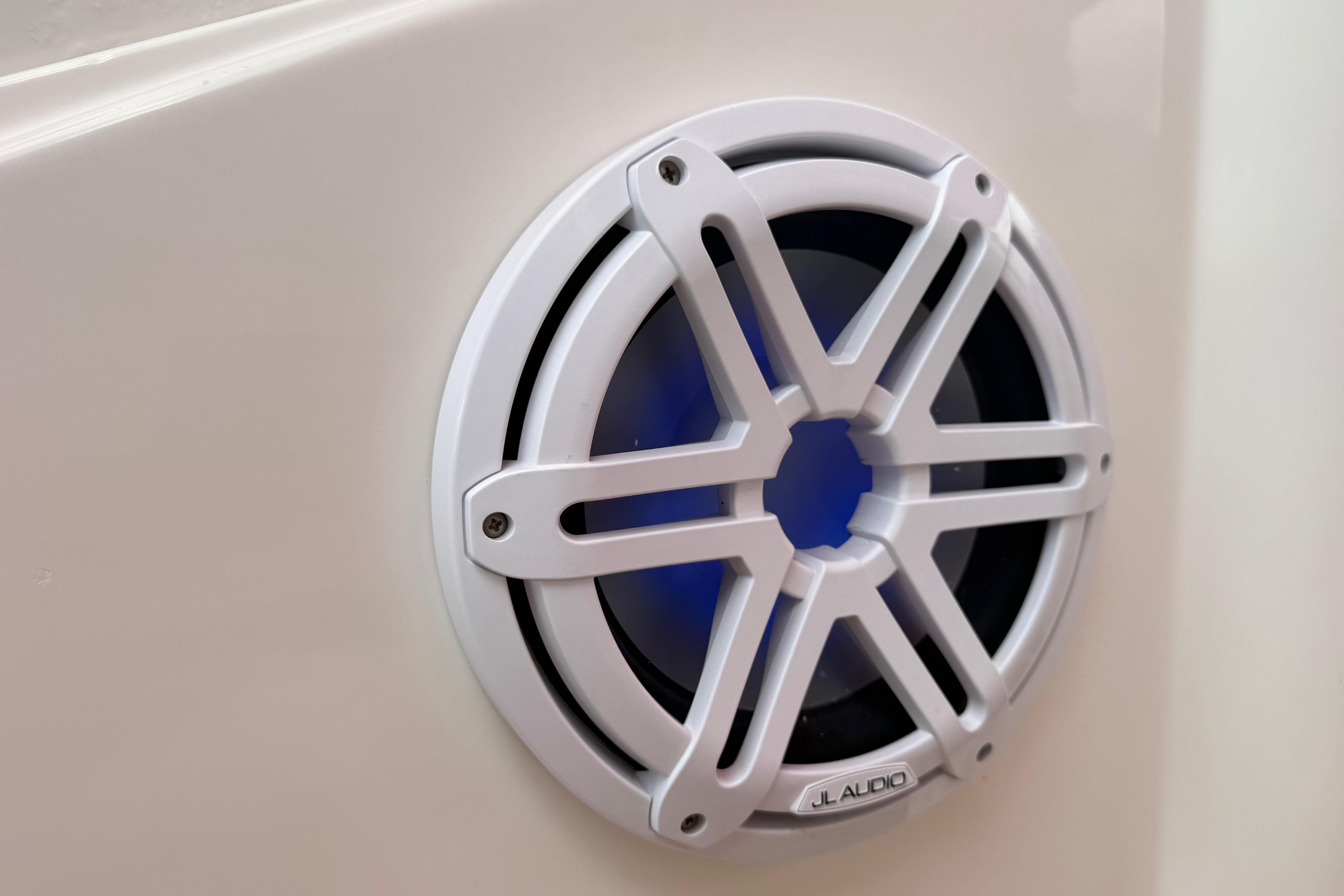 Marine speaker on 2007 Meridian 459 Motoryacht, featuring JL Audio design.