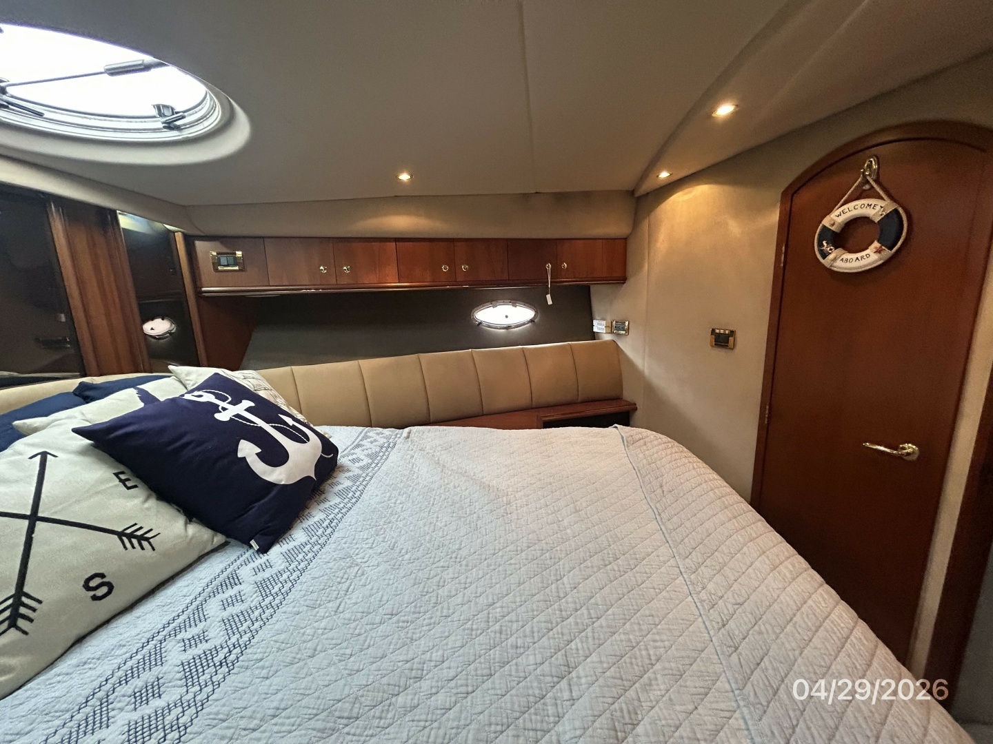 2000 Cruisers Yachts 4450 - Image 51