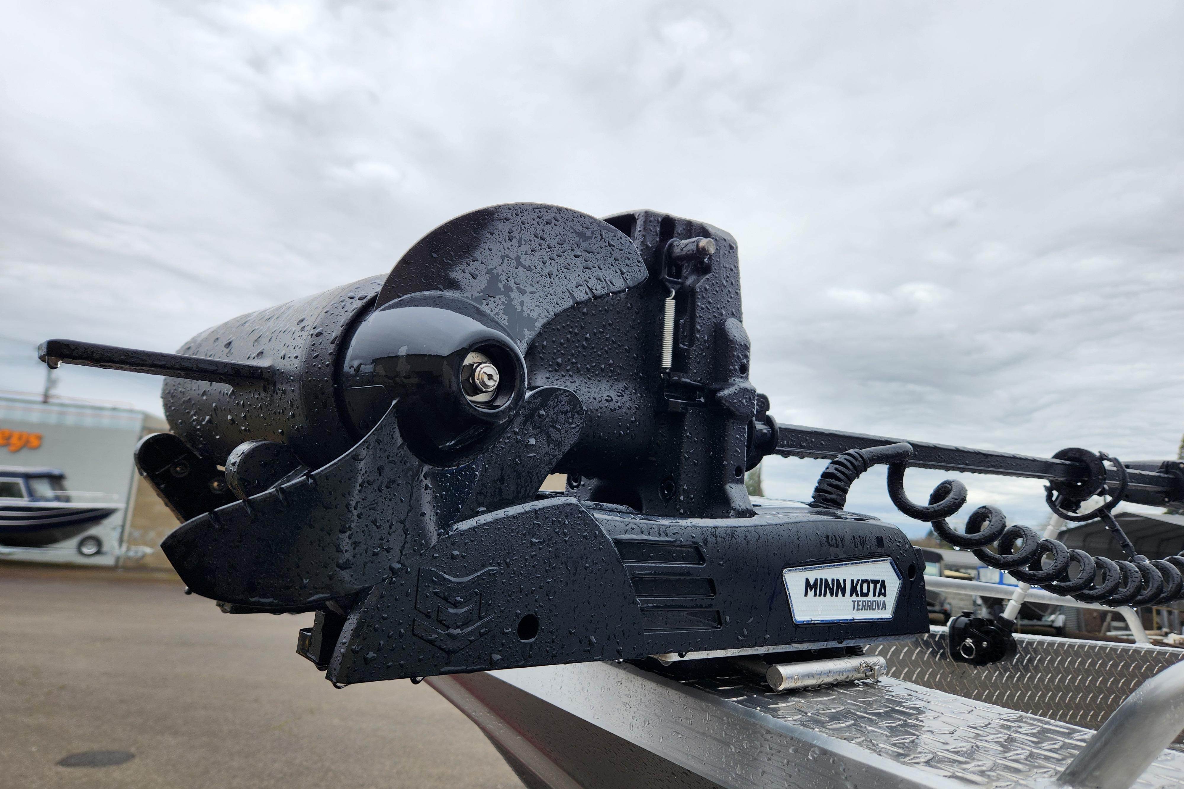 Minn Kota Terrova motor on 2025 Thunder Jet 21 Chinook OS boat, wet from rain.