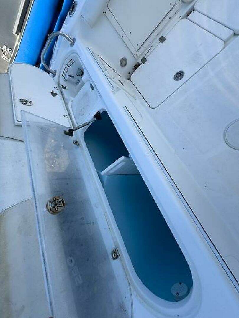 2006 Century 2901 - Image 12
