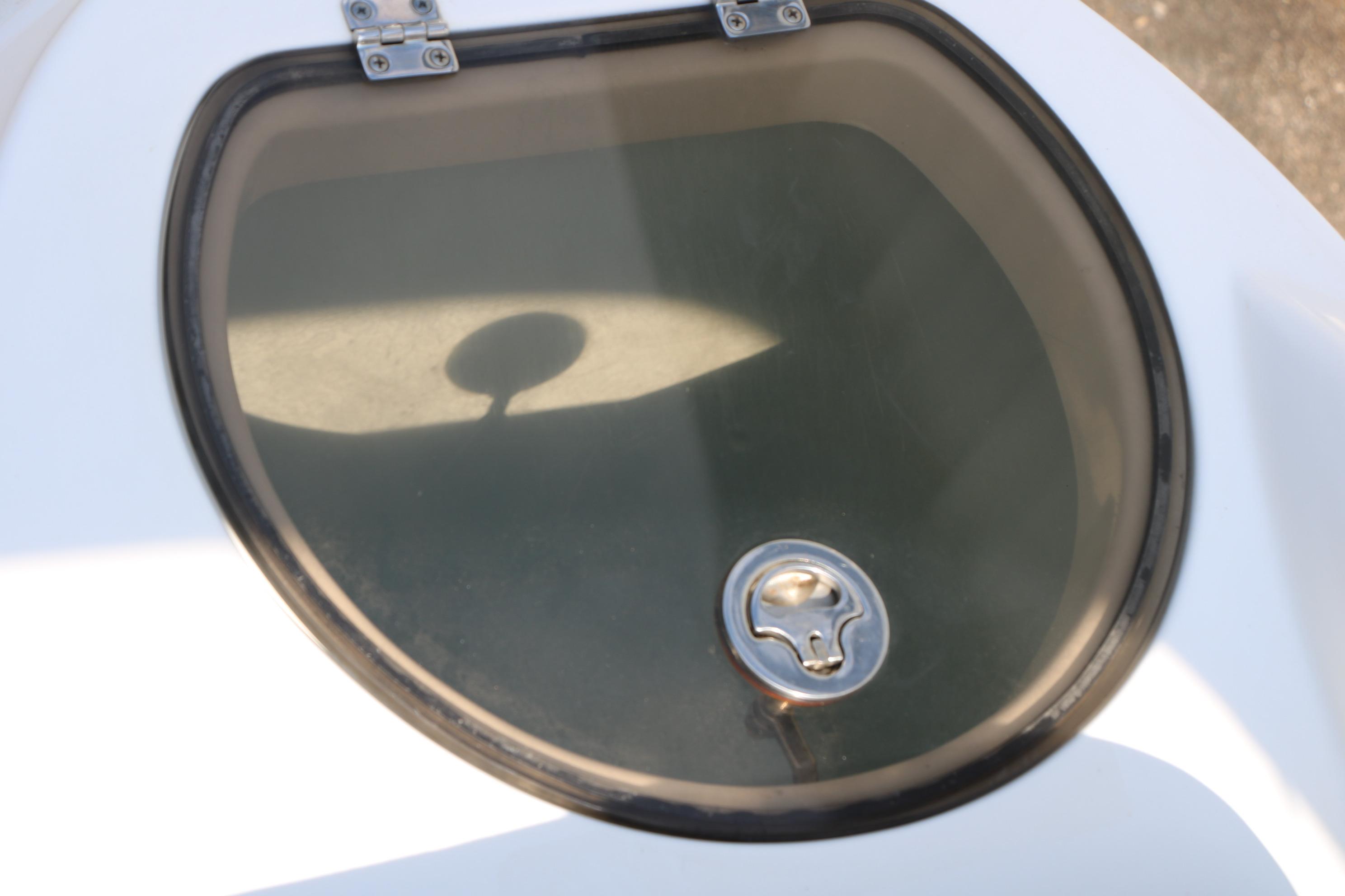 Livewell hatch on a 2017 Sea Fox 226 Traveler boat.