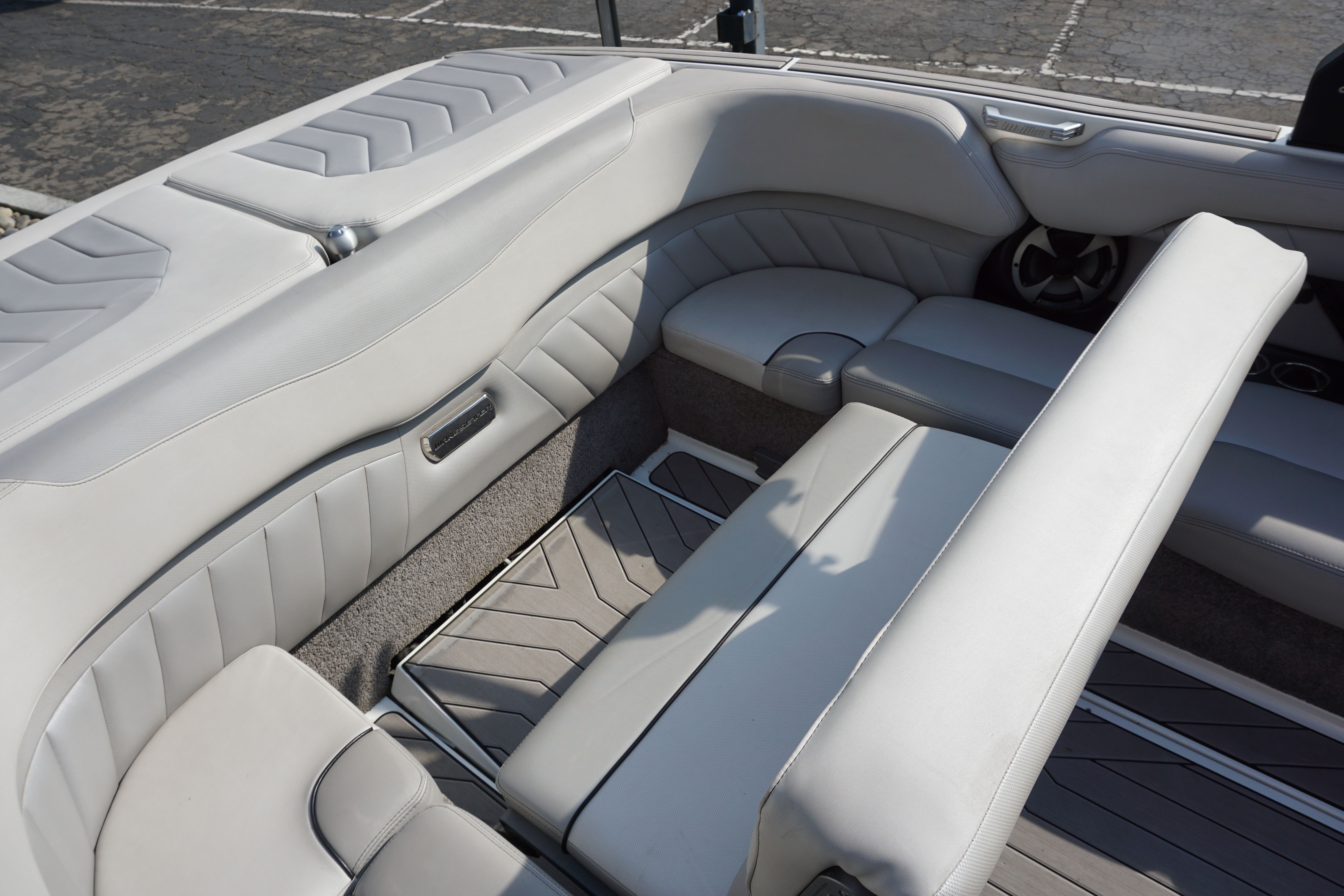 2018 Malibu Wakesetter 25 LSV - 18