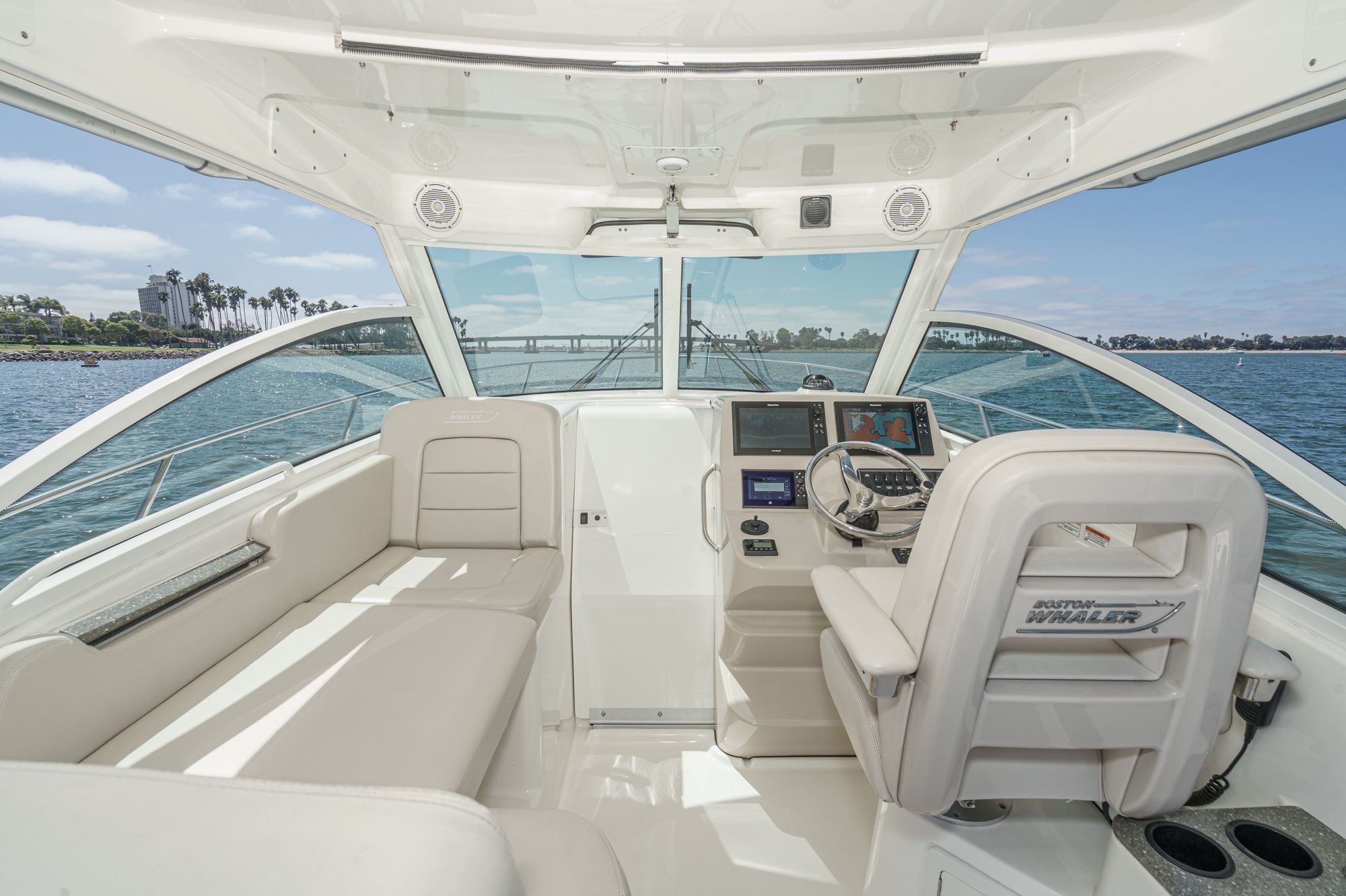 2018 Boston Whaler 315 Conquest - 7