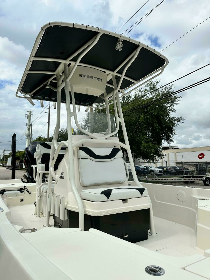 2018 Skeeter SX230 - Image 5