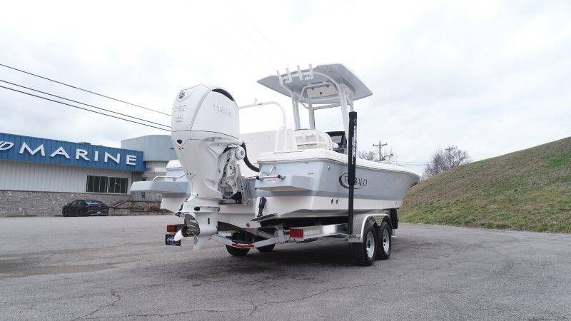 2026 Robalo 246 Cayman - 23