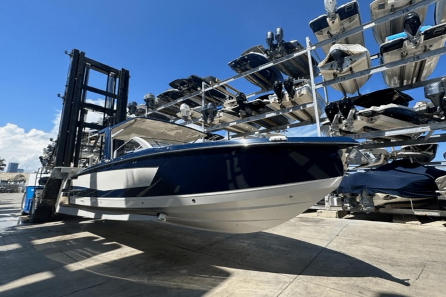 2022 Aviara AV32 OB