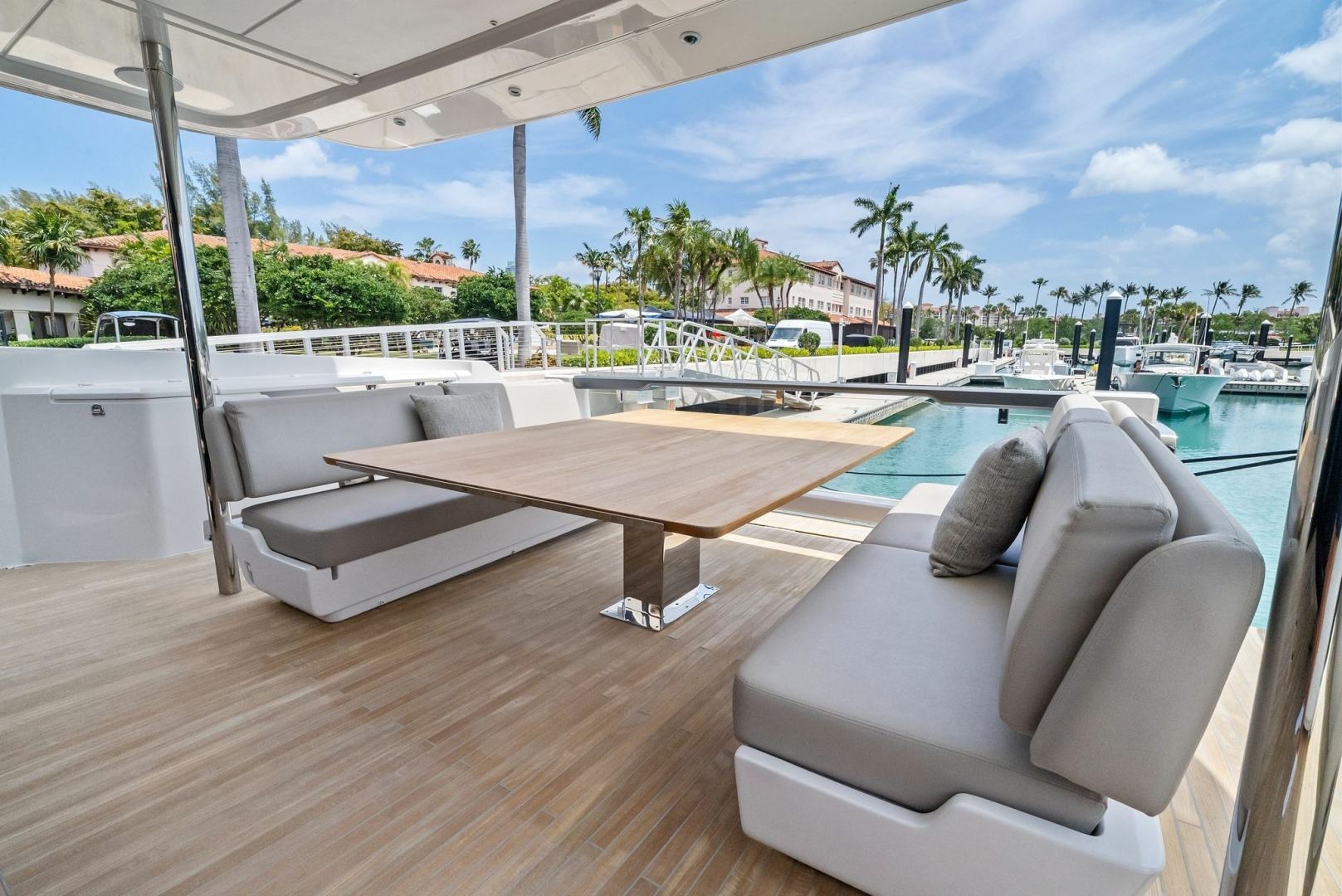2023 Ferretti Yachts 860 - Image 11