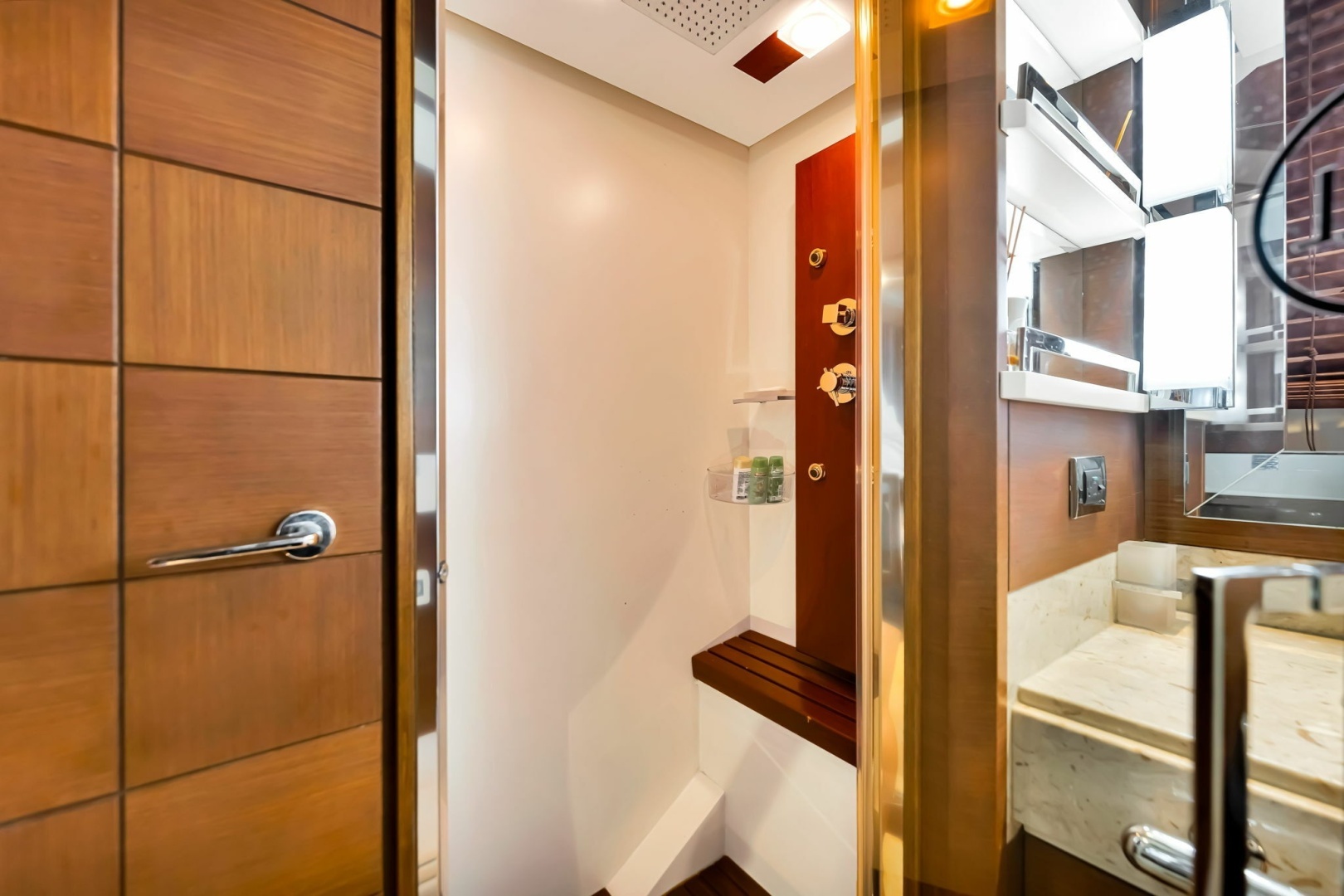 2005 Azimut 105 - Image 114