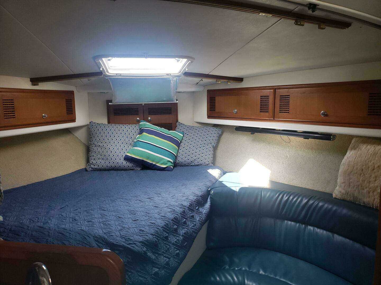 1999 Cabo Express Cruiser - Image 20