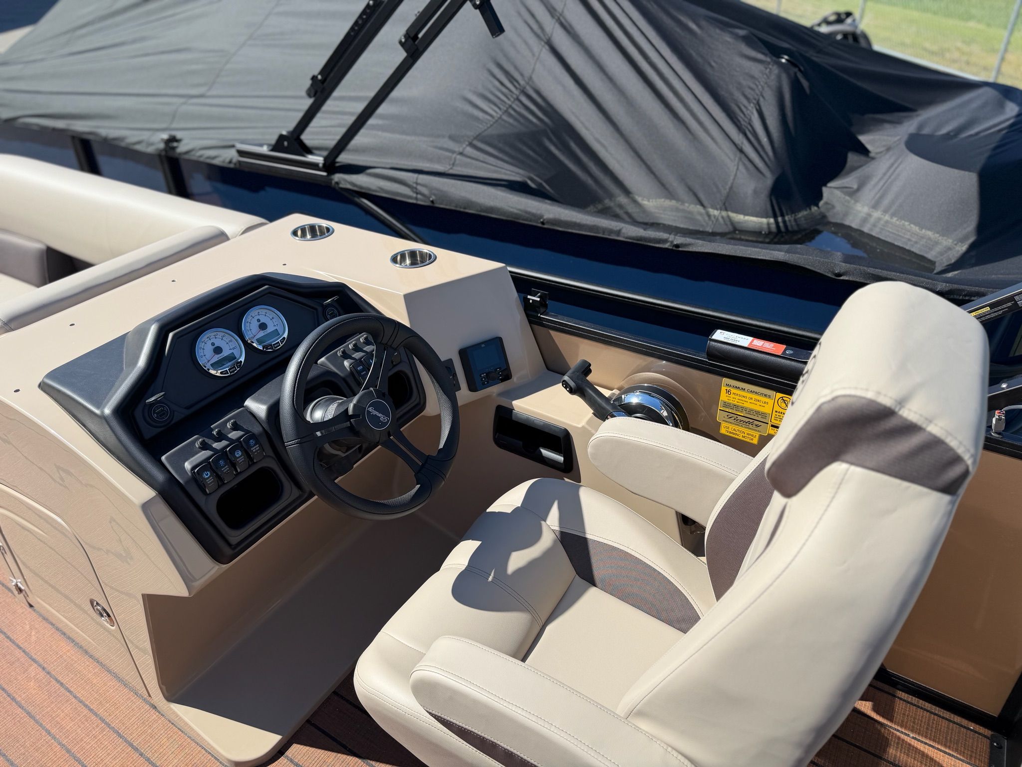 2026 Bentley Pontoons Legacy 240 Navigator - 7