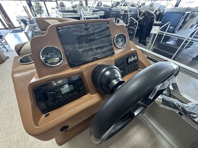 2026 Avalon Venture 85 Quad Lounger 23 FT - 6