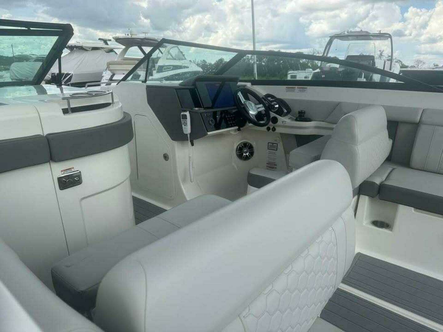 2022 Sea Ray — - Image 13