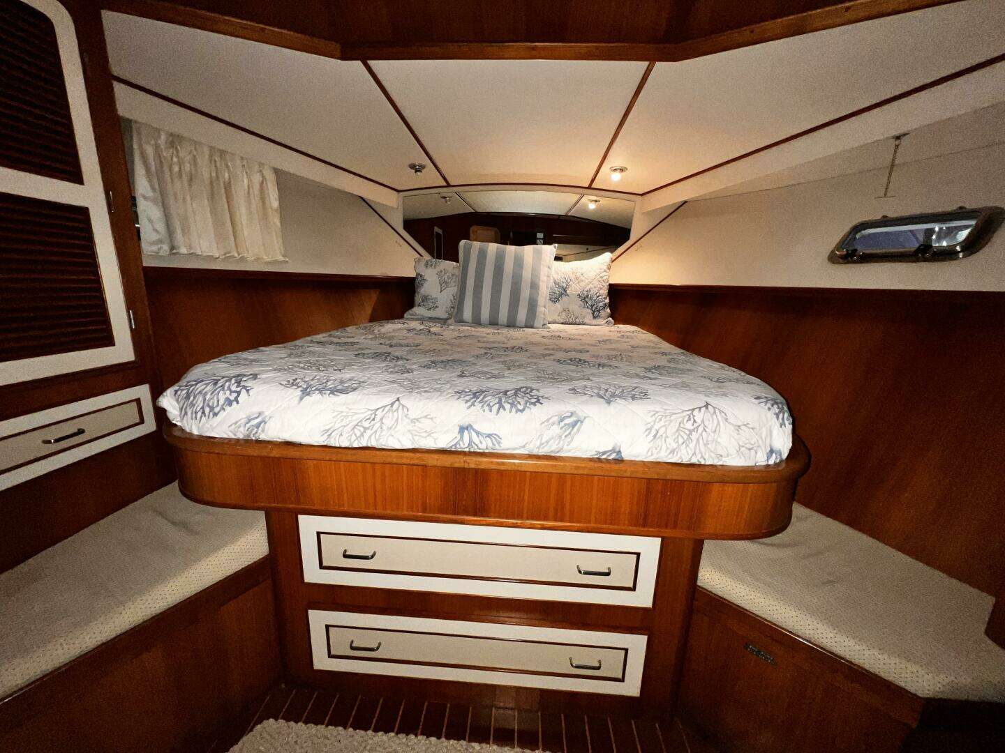 1989 Hi-Star 48 Sundeck - Image 42