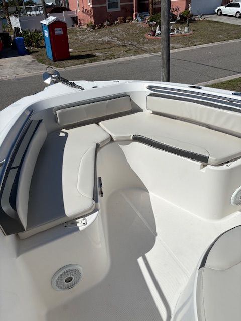 2018 Century 2301 Center Console - 8