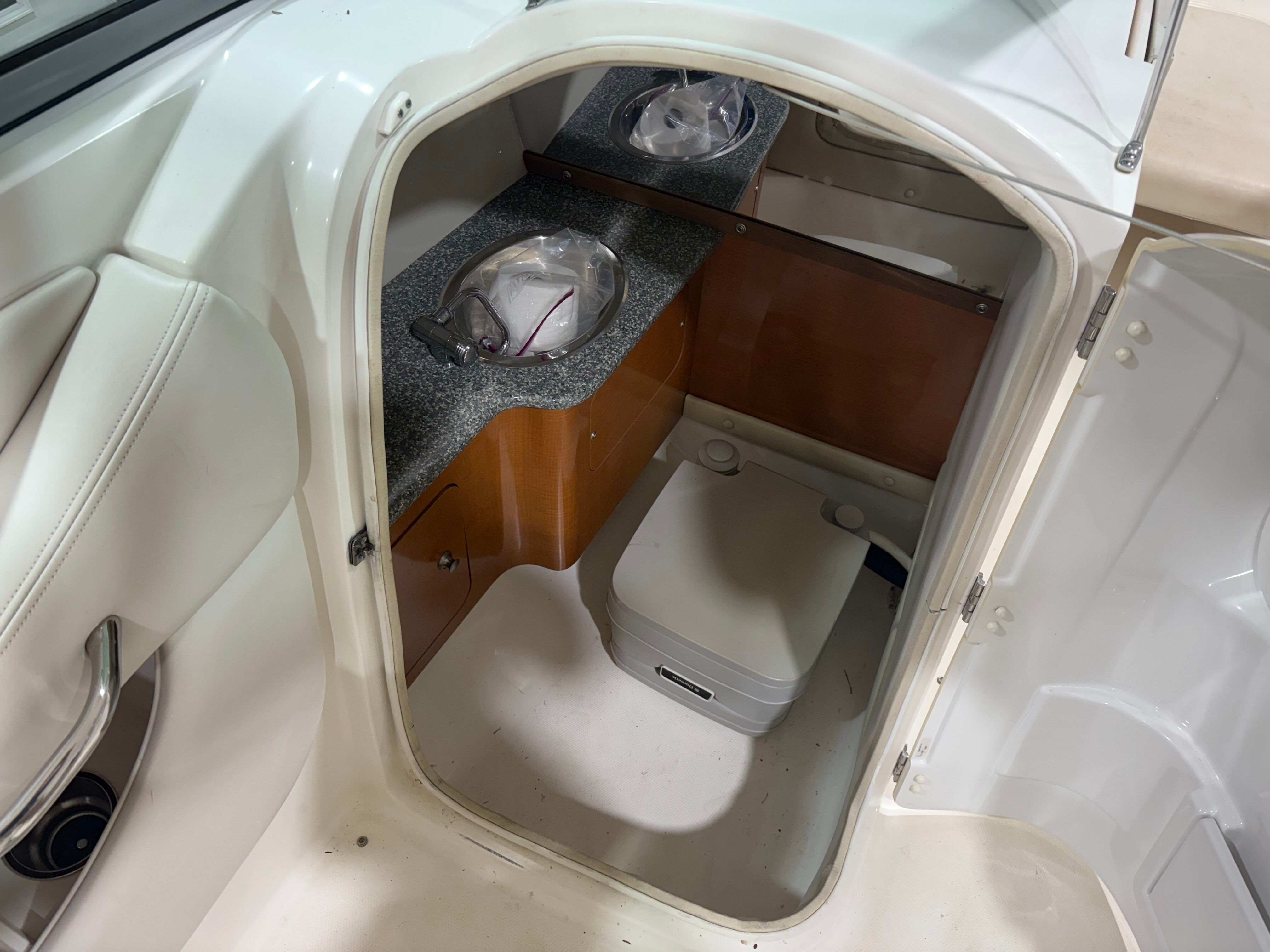 2007 CHAPARRAL 256 SSI - Image 34