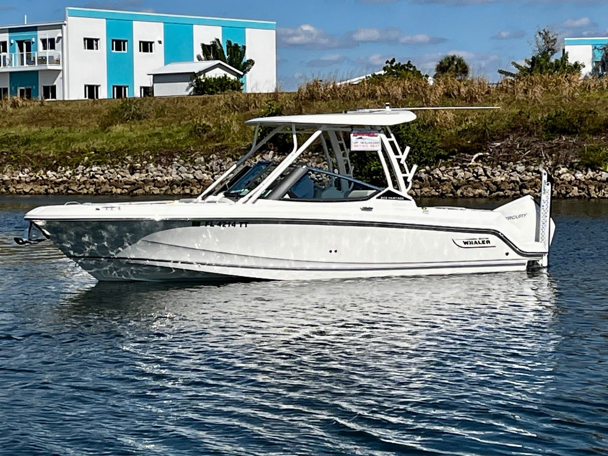 2024 Boston Whaler 240 Vantage