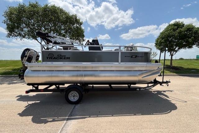 2026 Sun Tracker Bass Buggy 16 XL Select