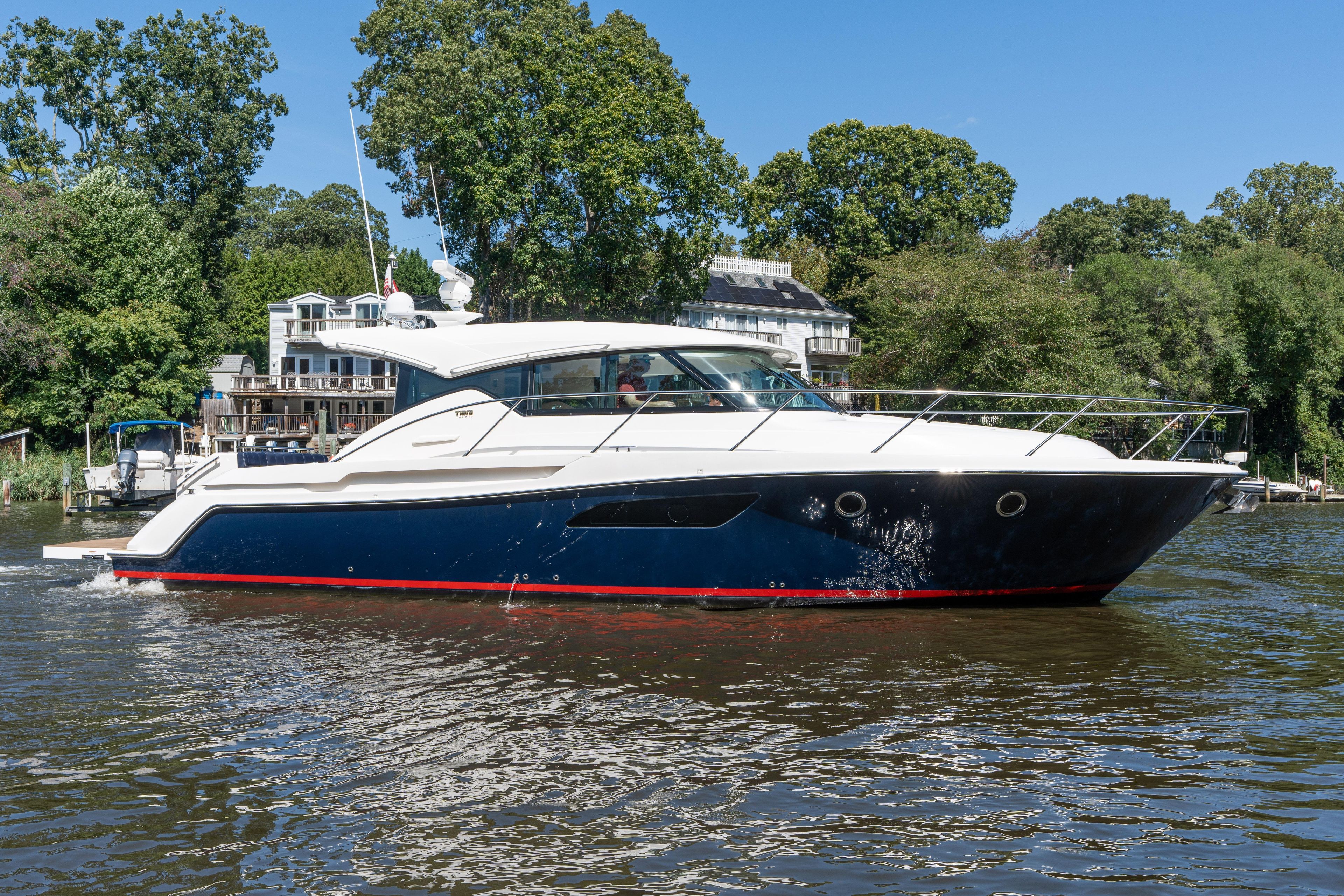 2015 Tiara Yachts C44 Coupe