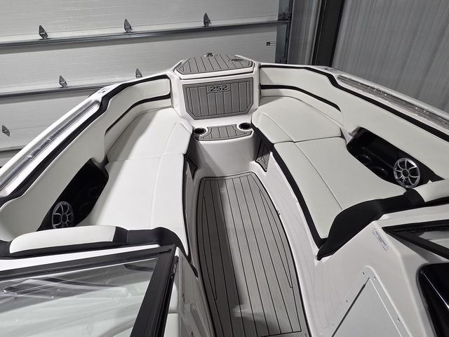 2026 Yamaha Boats 252S - 28