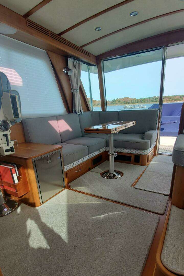 2012 Sabre 48 Salon Express - Image 26