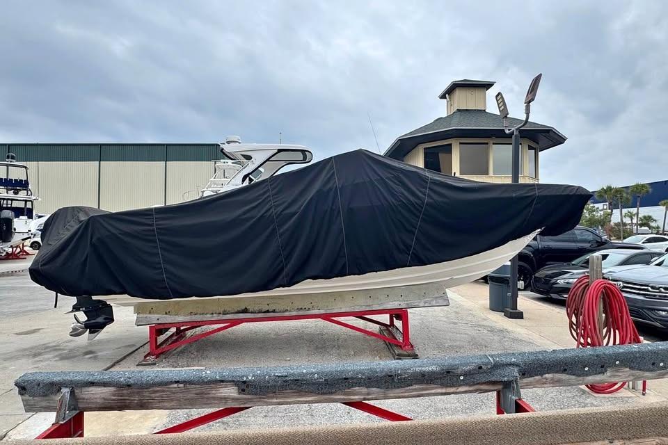 2015 Boston Whaler 230 Vantage