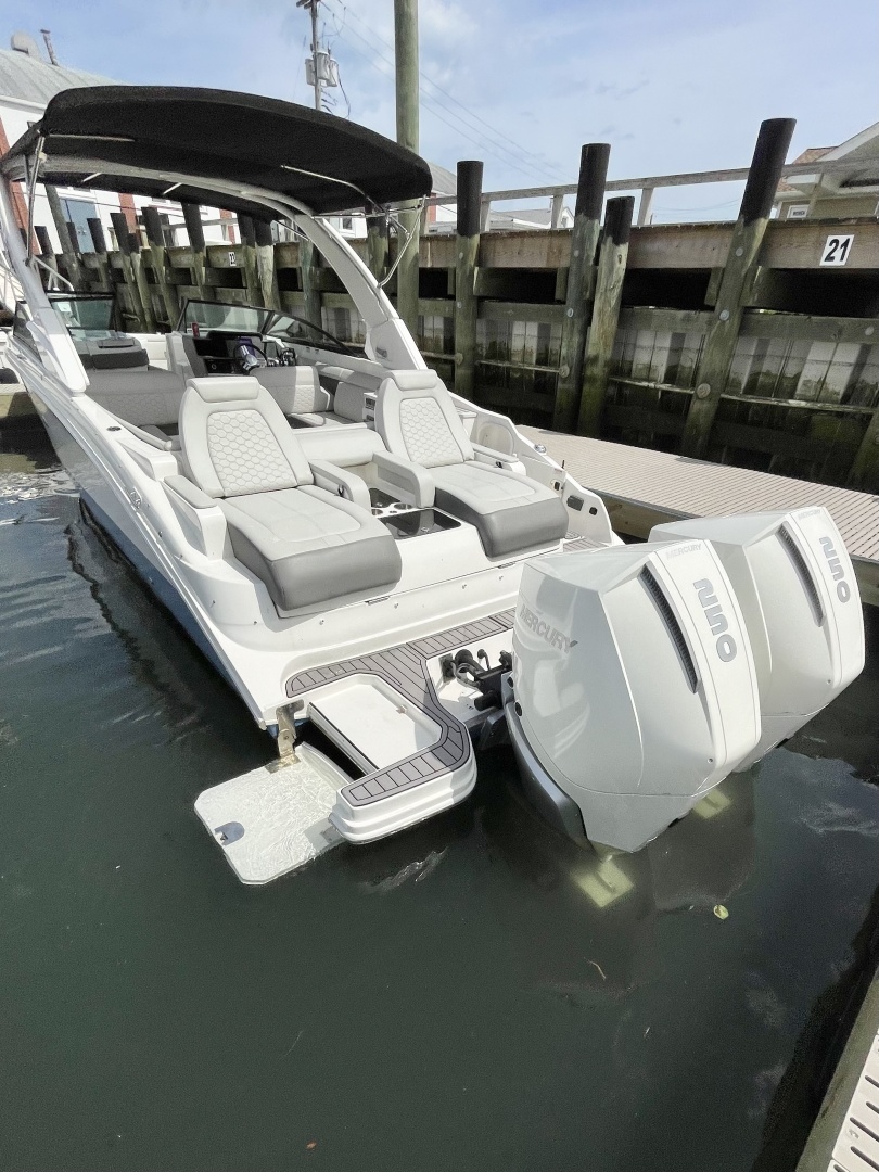 2022 Sea Ray 290 SDX - Image 5