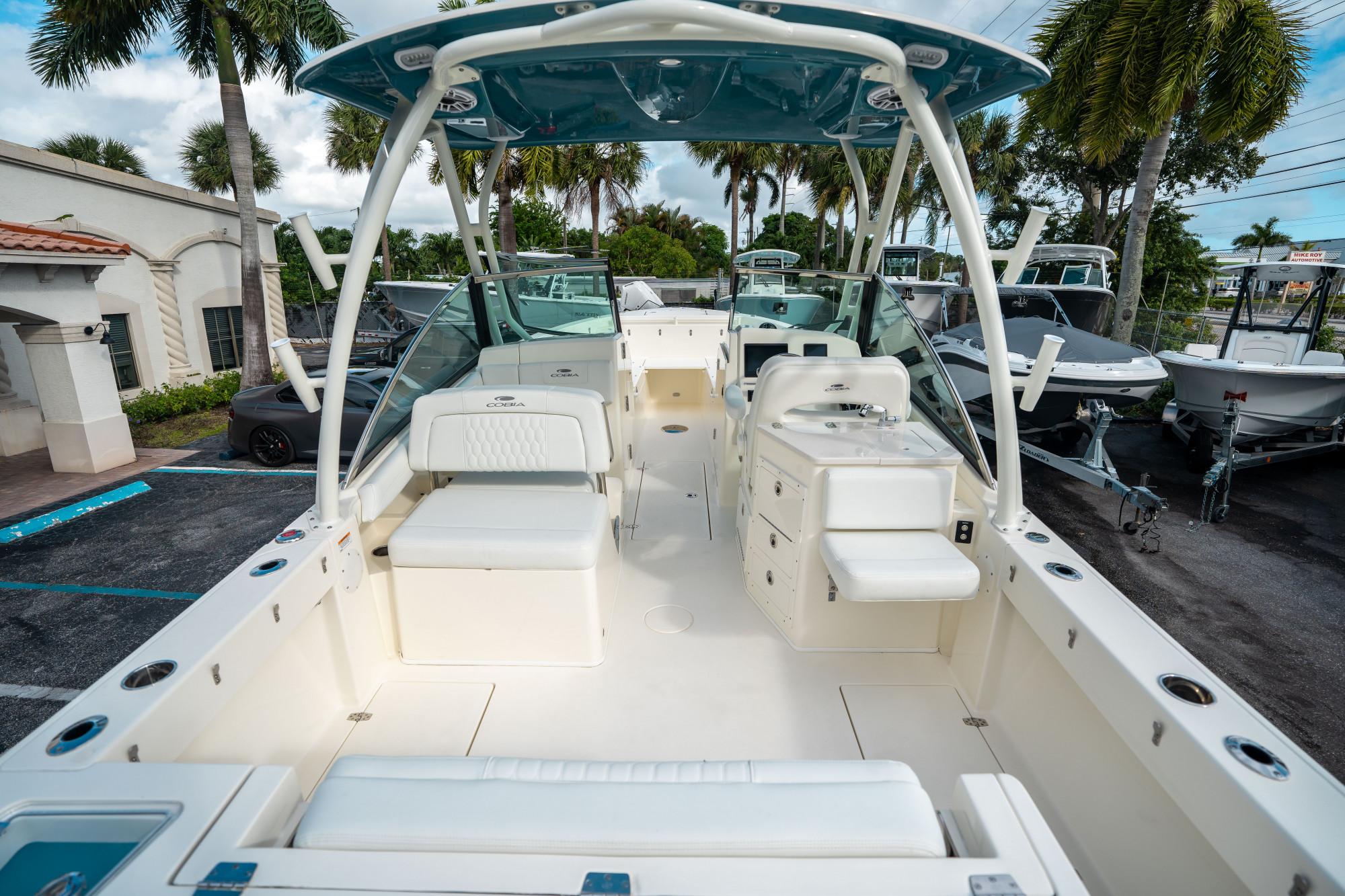 2025 Cobia 240 Dual Console - 9