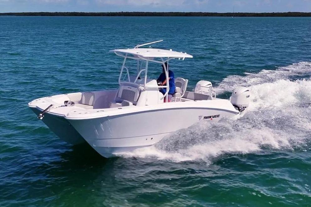 2026 Twin Vee 240 GFX2 CC