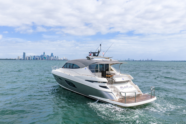 2024 Riviera 6000 SPORT YACHT