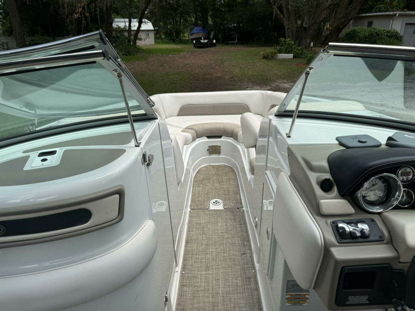 2017 Crownline E 6XS - Image 23