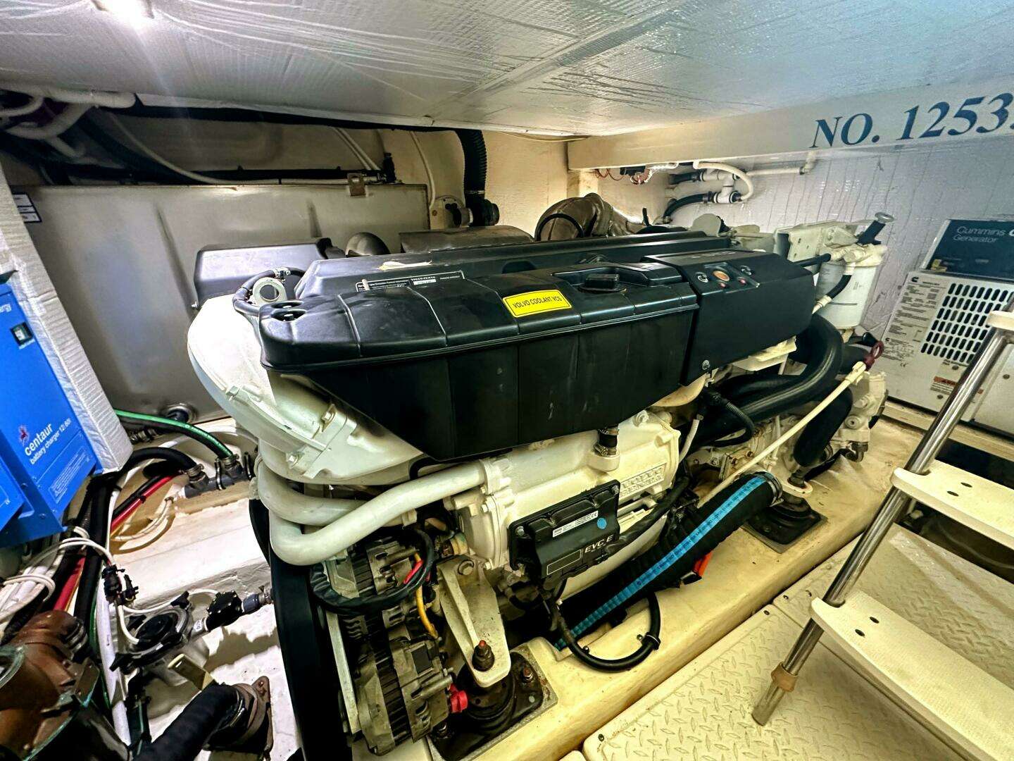 2014 Tiara Yachts 50 Coupe - Image 38