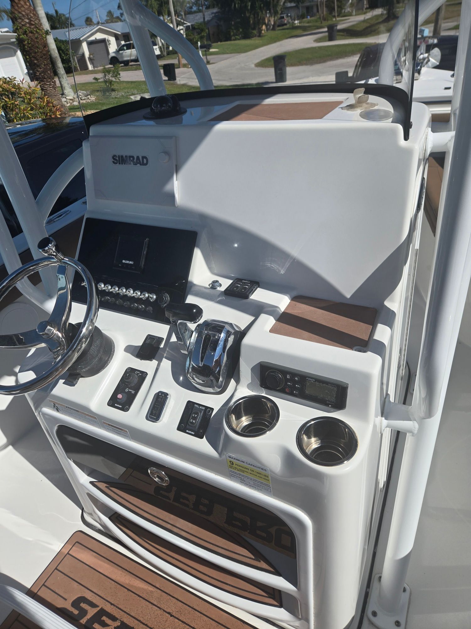 2018 Sea Pro 21.9 boat helm with Simrad electronics.