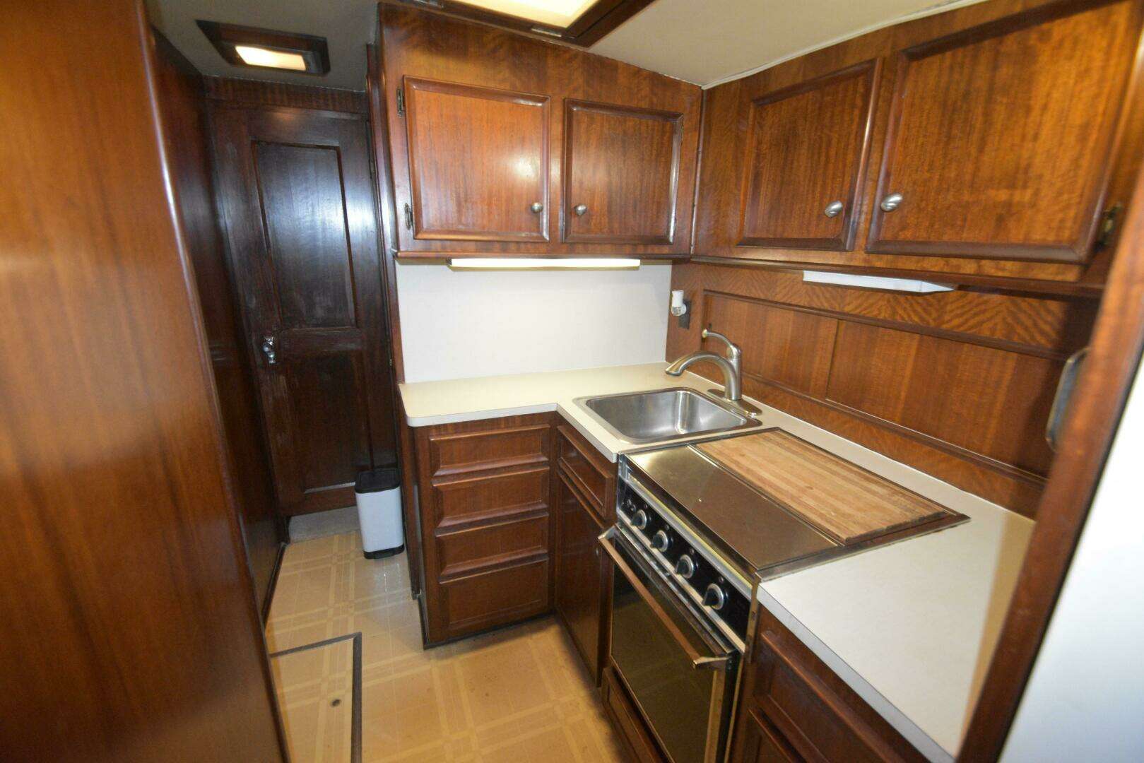 1978 Hatteras 46 Convertible - Image 36