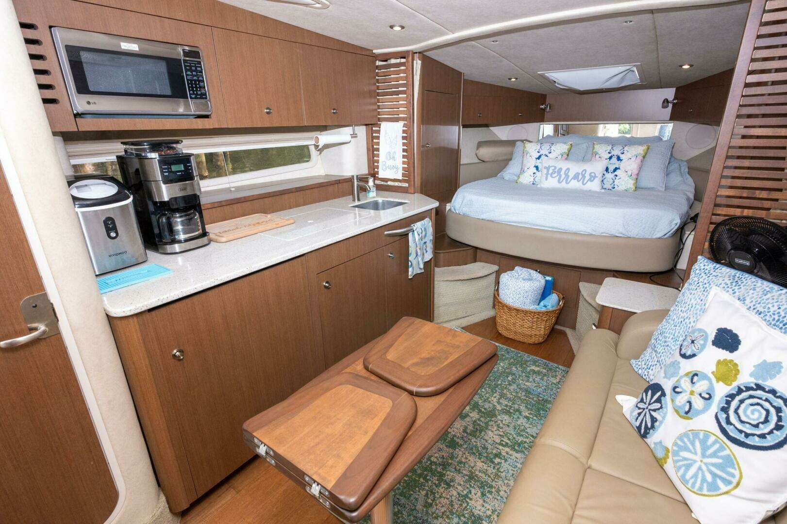 2013 Sea Ray 370 Sundancer - Image 30