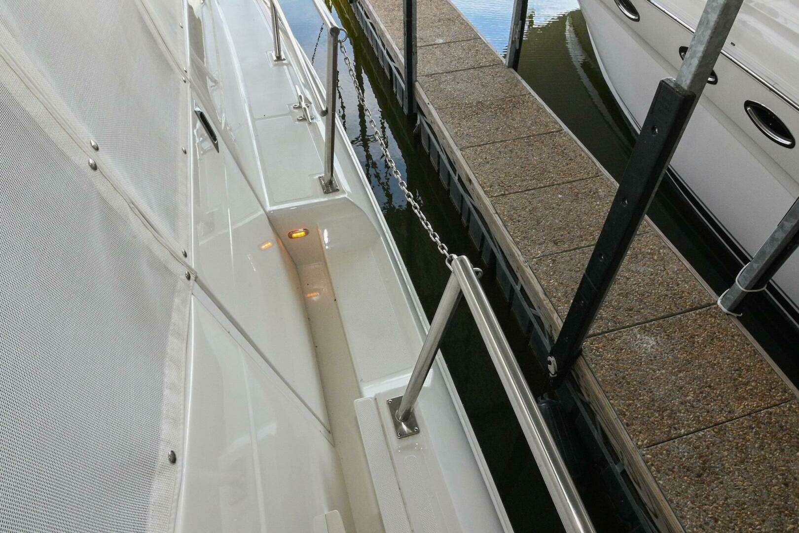 2002 Cruisers Yachts 5000 Sedan Sport - Image 116