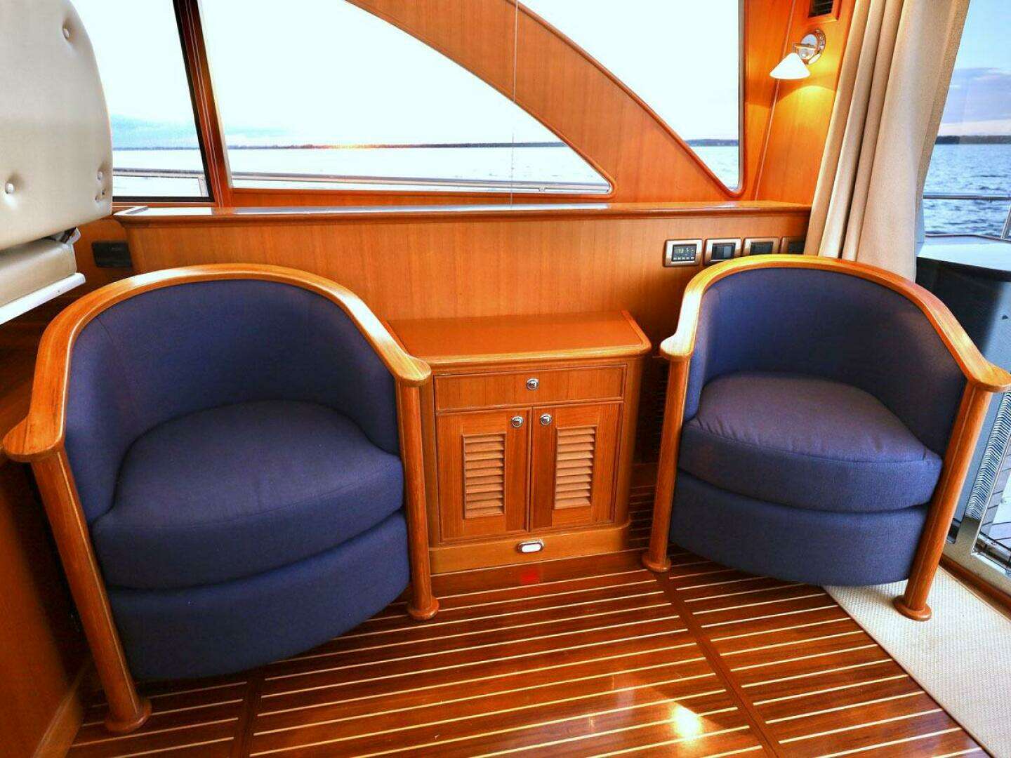 2014 Hunt Yachts — - Image 15