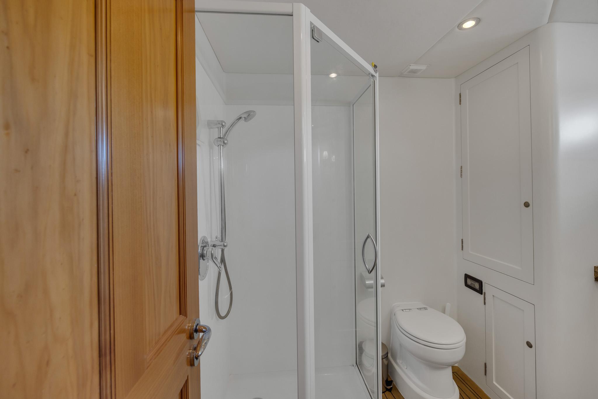2007 Custom 86' Carey Shipyard - 71