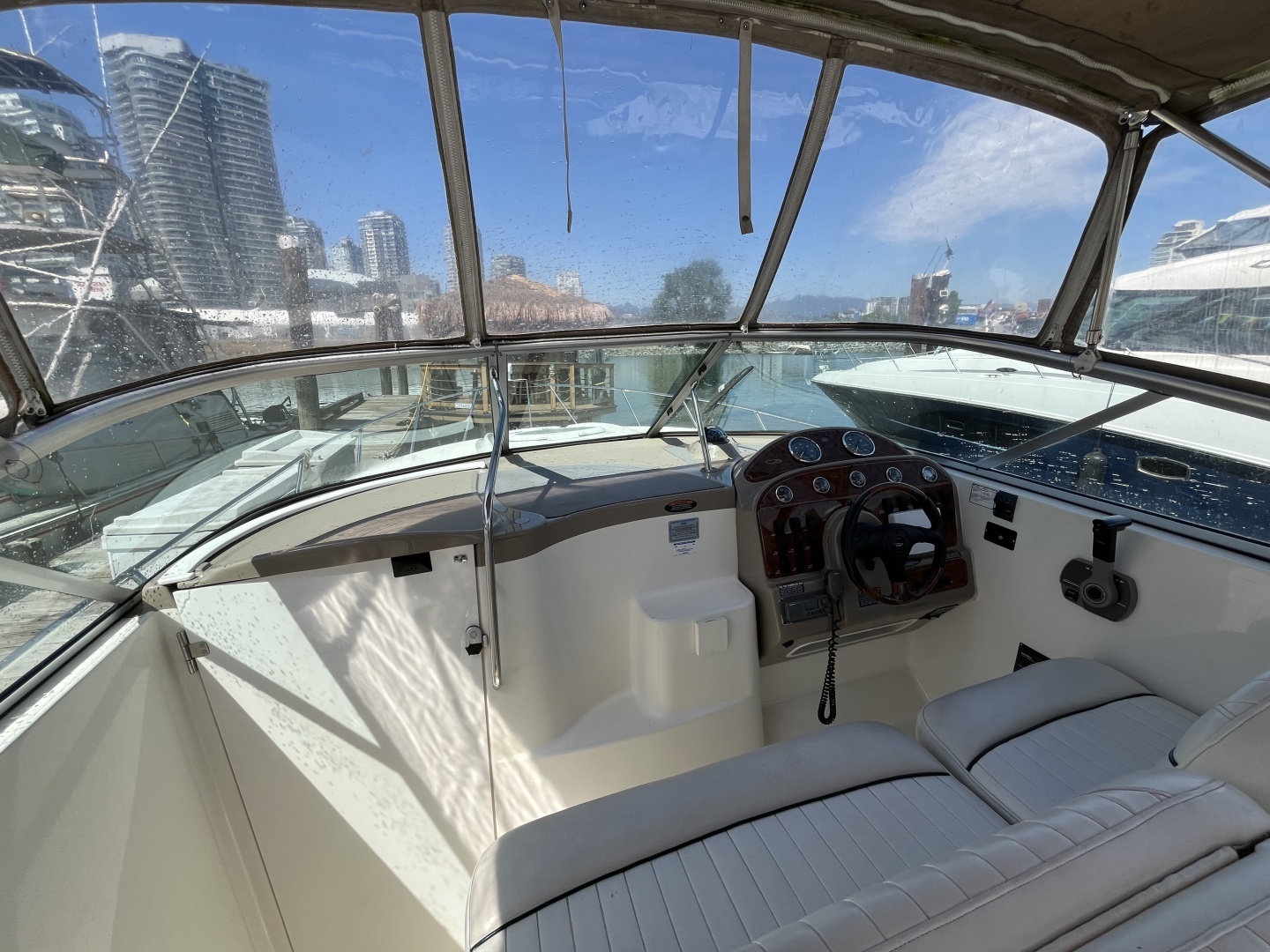 2003 Maxum 2900 SCR - Image 3