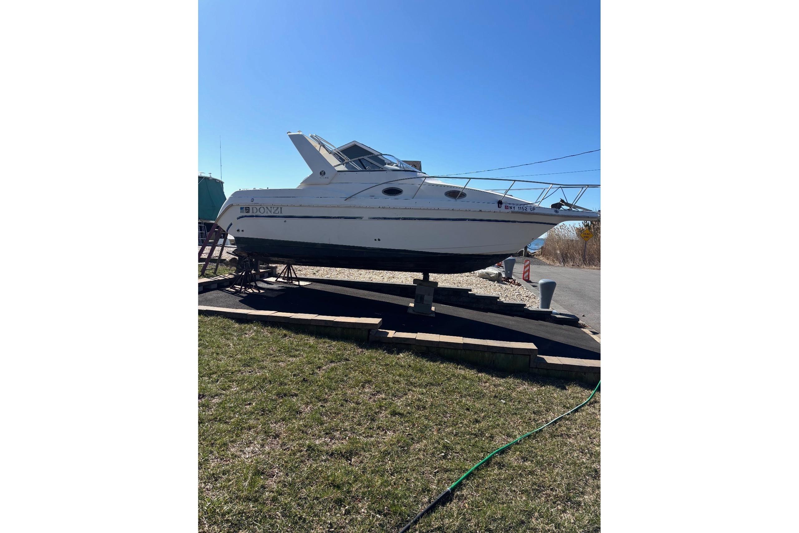 1997 Donzi 255 LXC