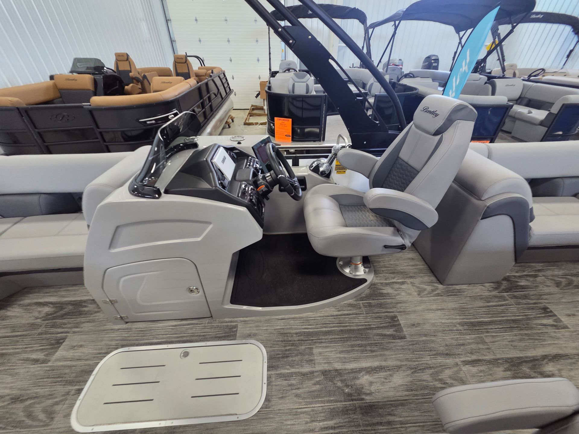 2026 Bentley Pontoons Elite 223 Admiral - 10