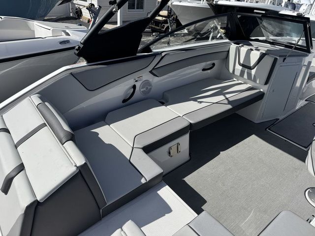 2026 Yamaha Boats AR220 - 5