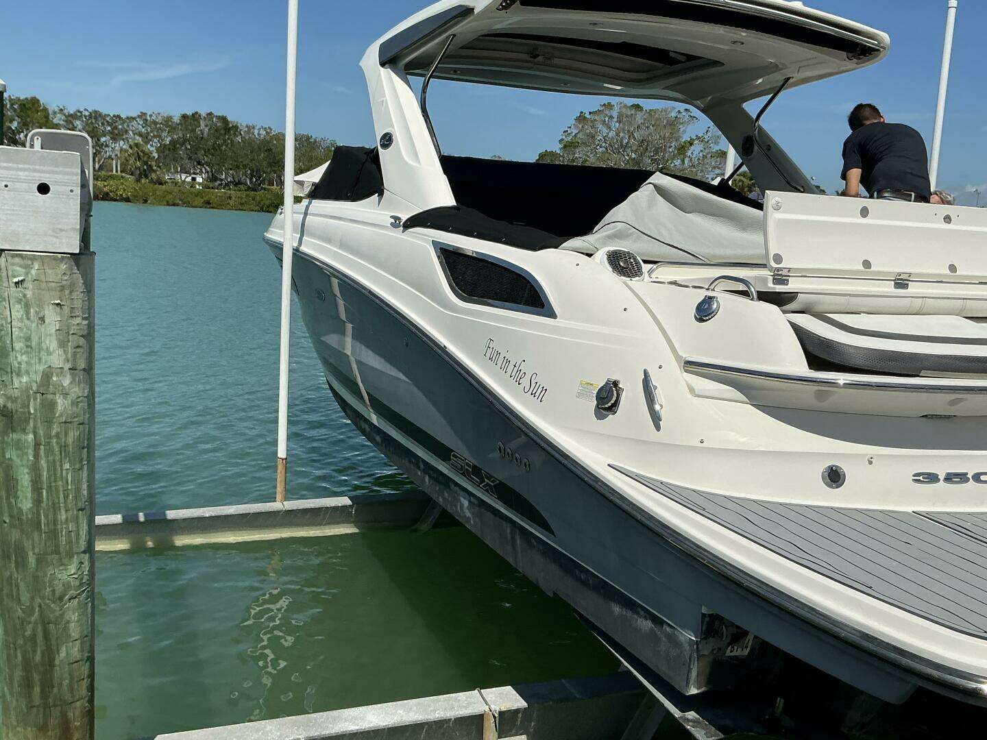 2016 Sea Ray — - Image 2