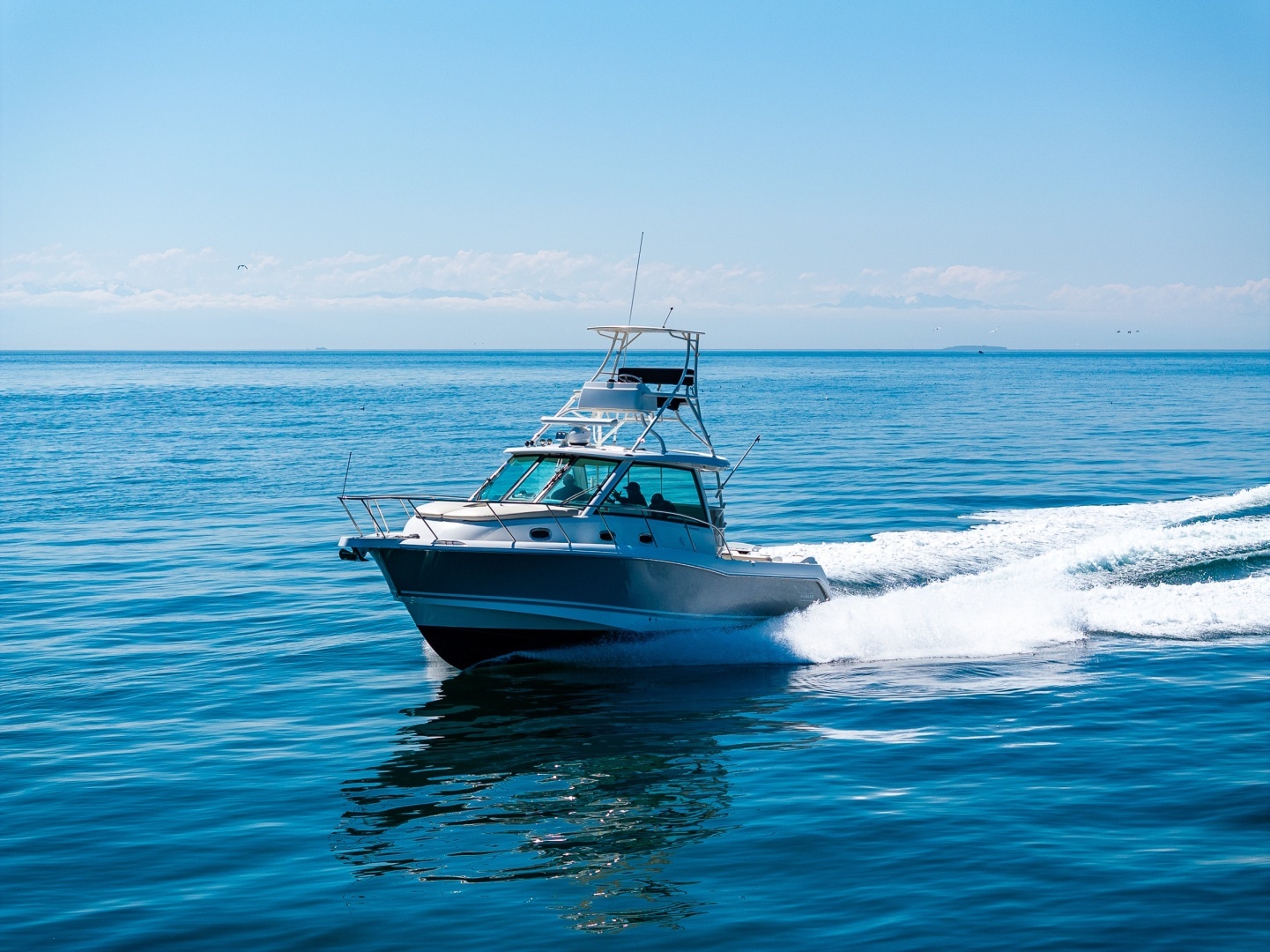 2019 Boston Whaler 345 Conquest - Image 4