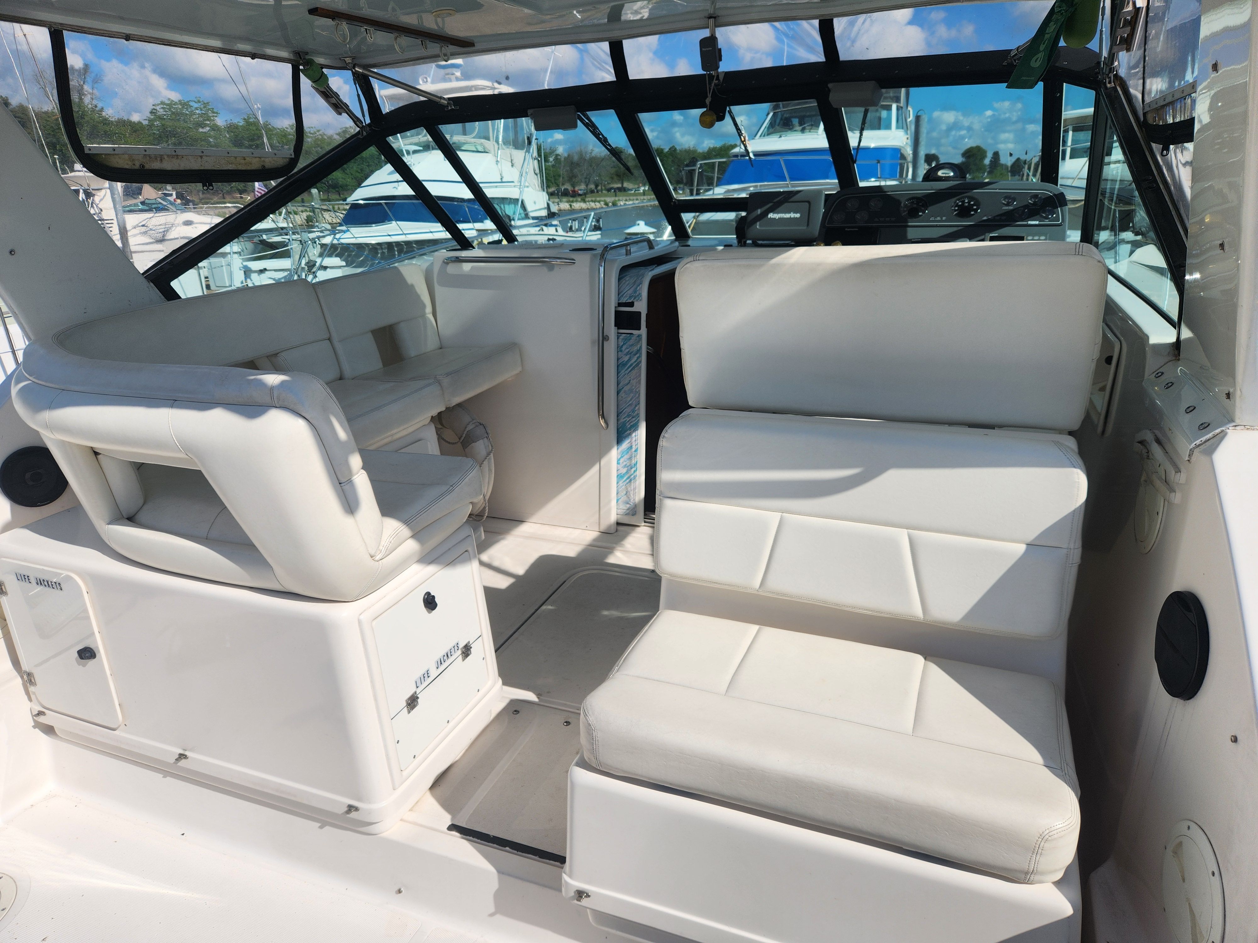 2000 Tiara Yachts 3100 Open - 20