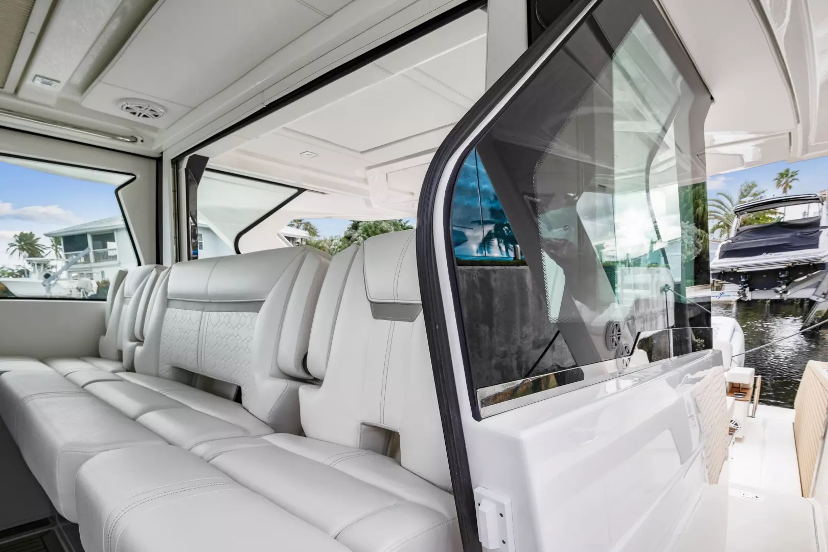 2022 Tiara Yachts — - Image 14