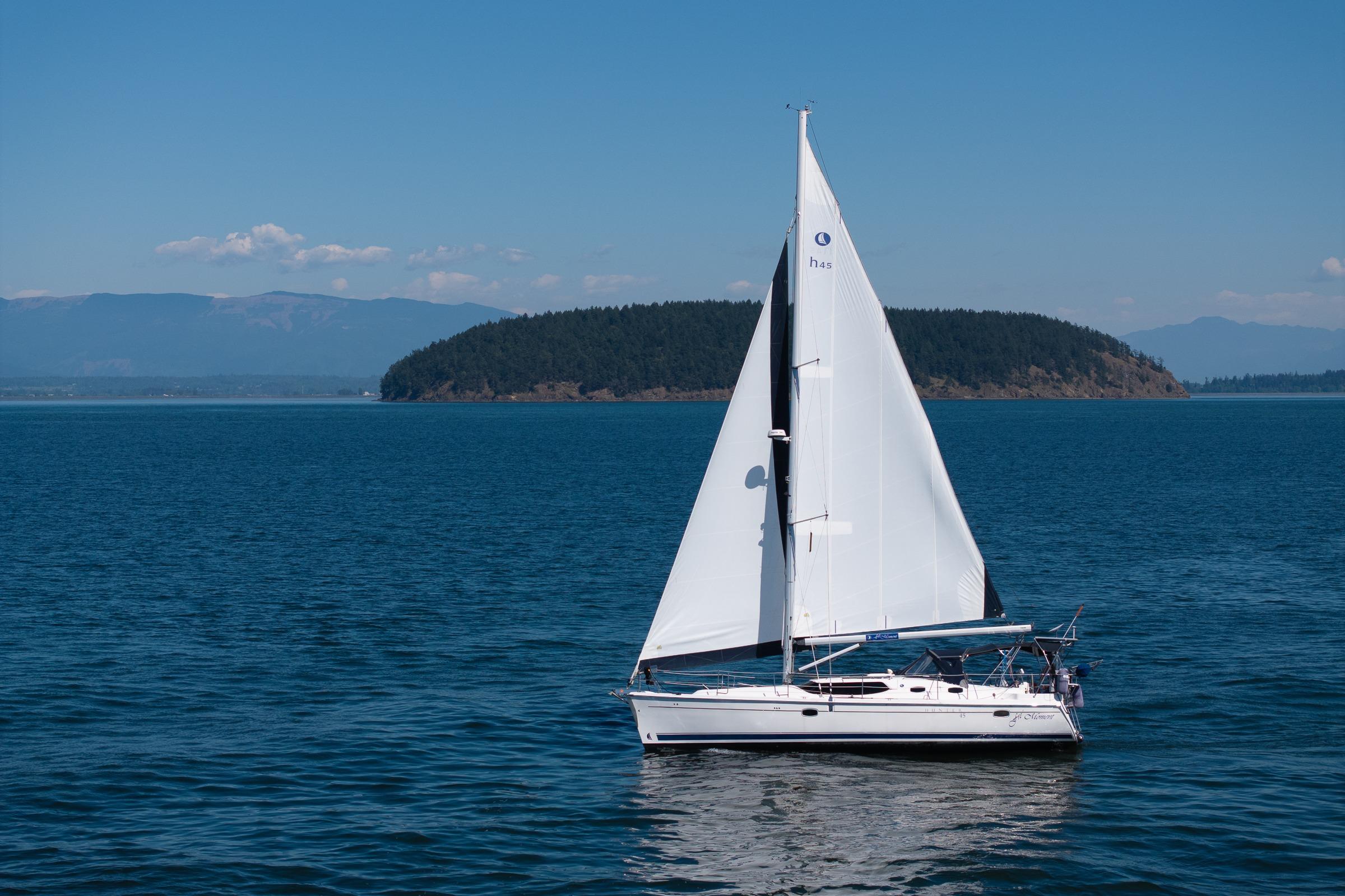 2008 Hunter 45 Deck Salon