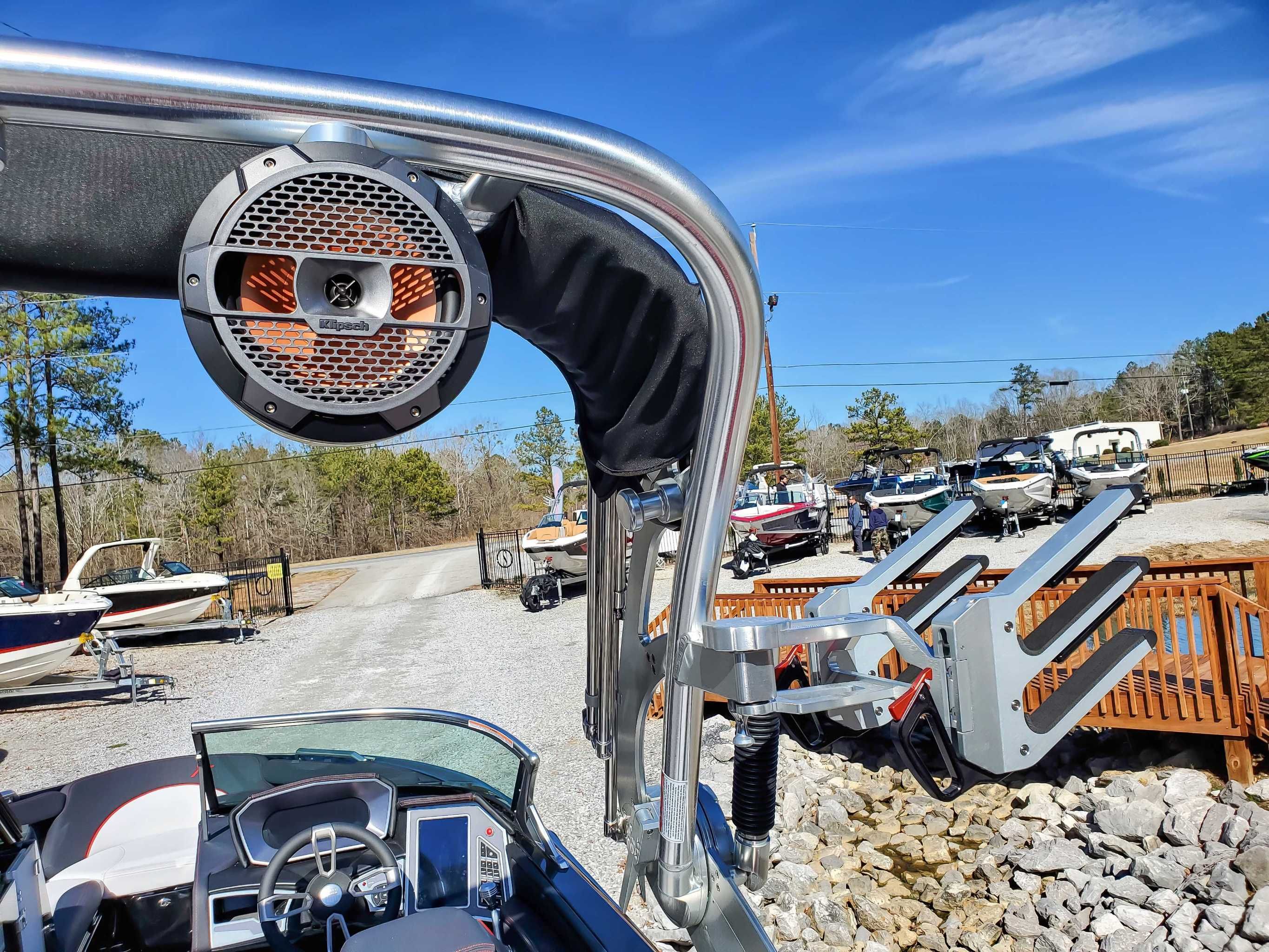 2021 MasterCraft XT25 - 25