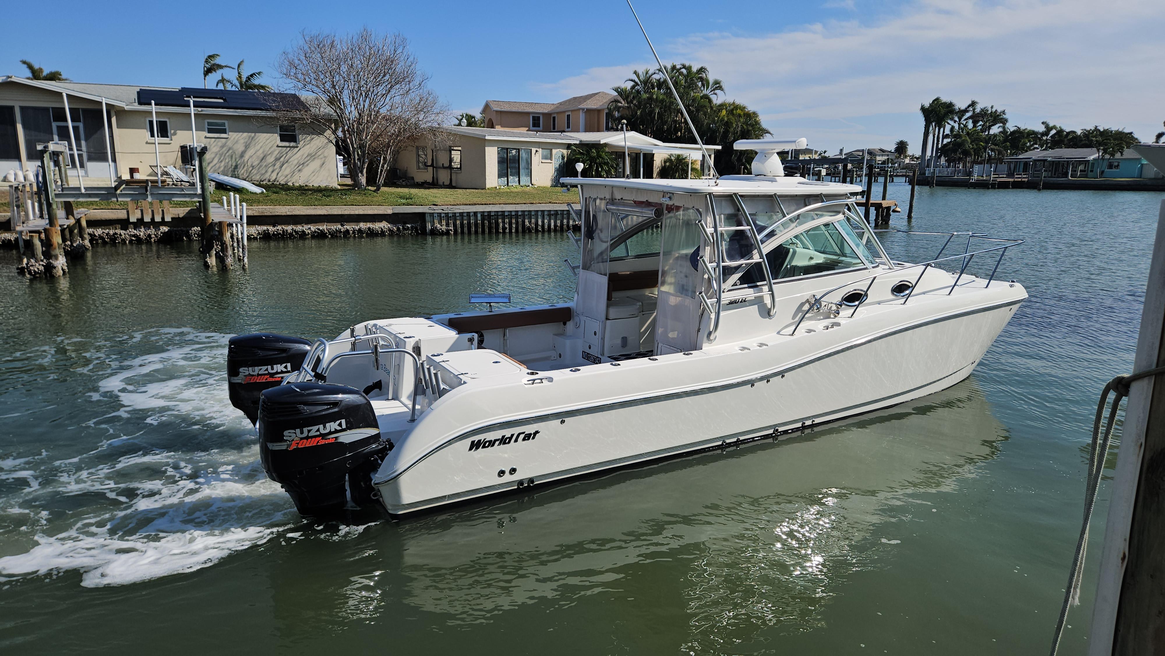 2008 World Cat 320 EC
